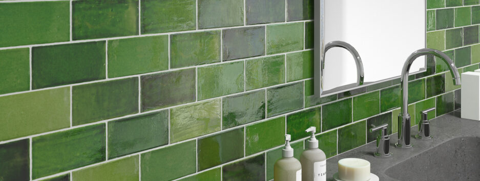 Via Arkadia London Tiles - Online Outlet - ONDA LUXURY GREEN ANTIQUE - Room Setting