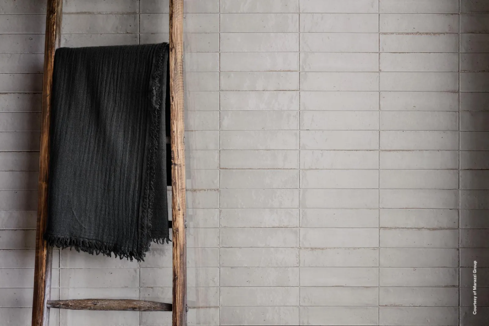 Via-Arkadia-Tiles-London-Outlet-Porcelain-Toscana-Bianca-Room-Setting